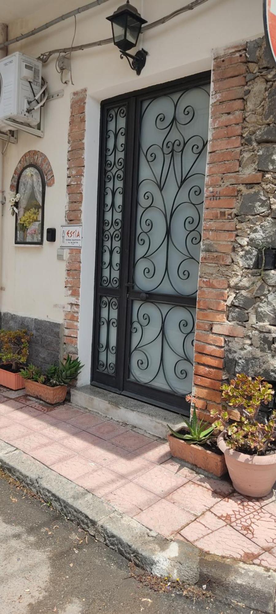 Estia Holidays Apartments - تاورمينا المظهر الخارجي الصورة